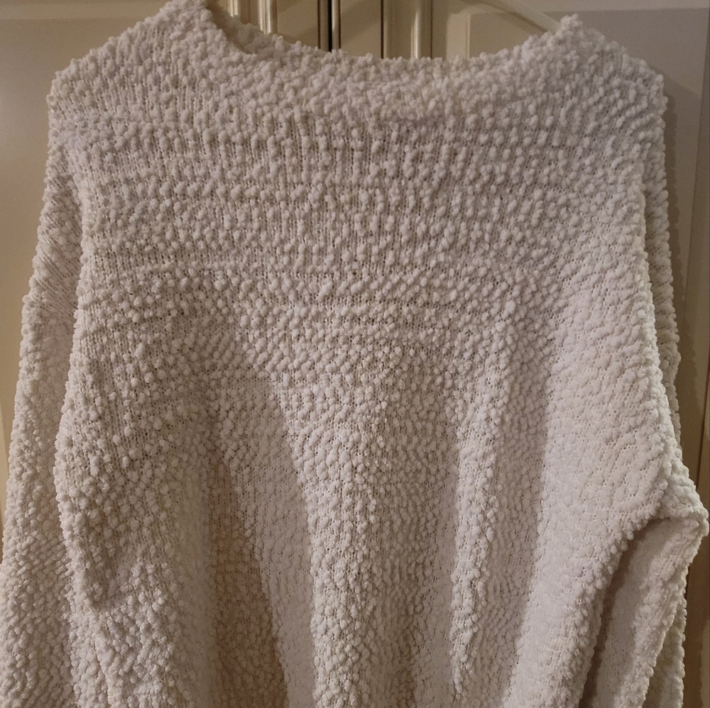 Very soft white sweater, Size small